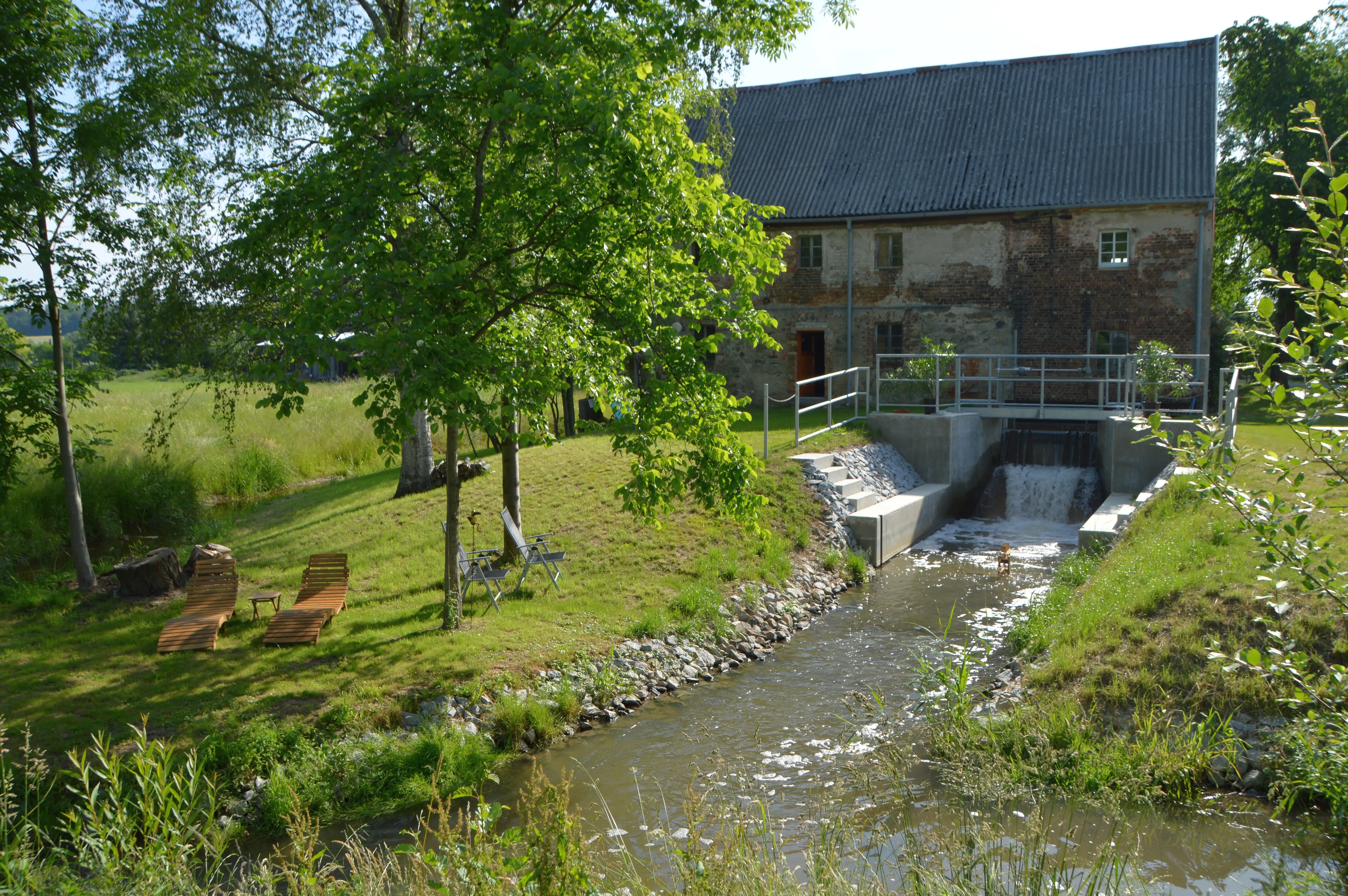 Mühle Baruth am Wasserlauf in der Oberlausitz
